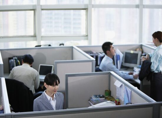 外国人がいる会社の就業規則は日本語でも大丈夫?